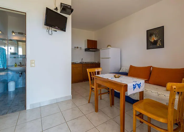 Hundefreundliches Nur 120 Meter Zum Mit Meerblick Und Parkplatz דירה